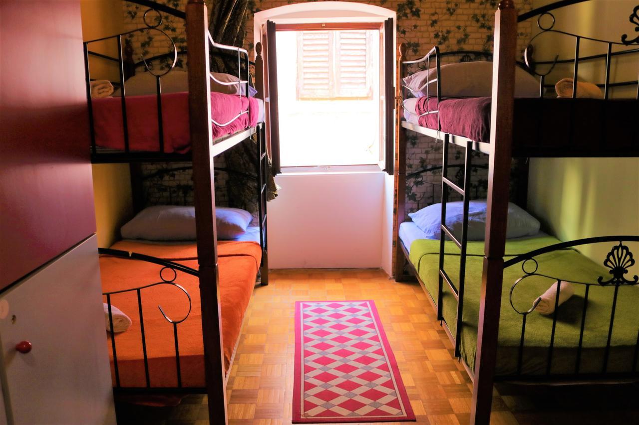 Hostel Alma 2 Poreč Extérieur photo